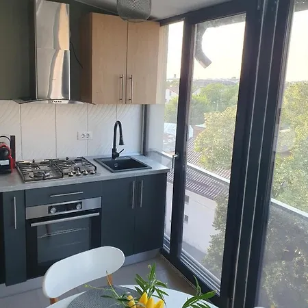 Stadium & Terrace Apartament